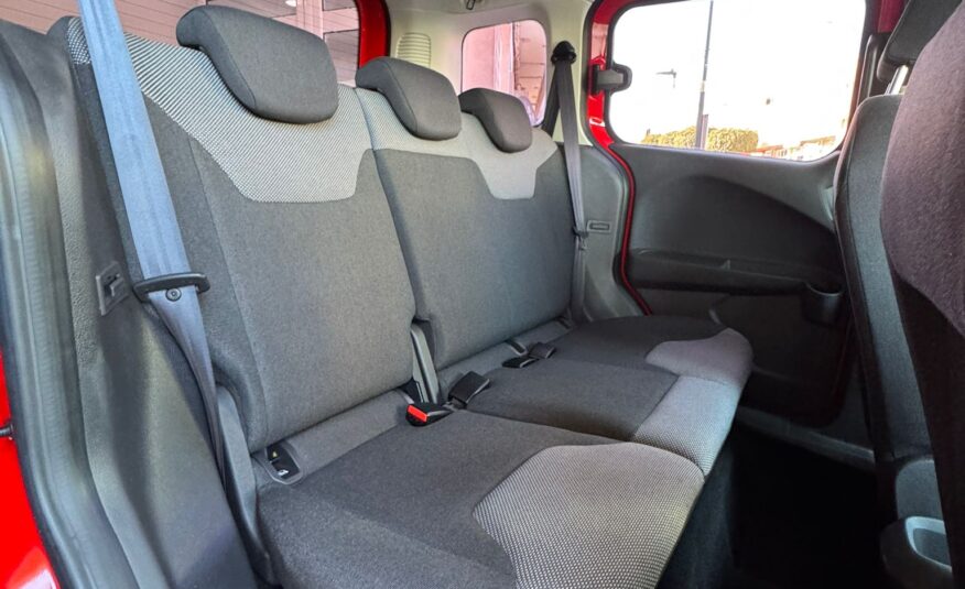 Ford Tourneo 1.0