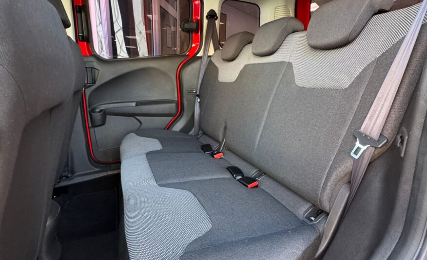 Ford Tourneo 1.0