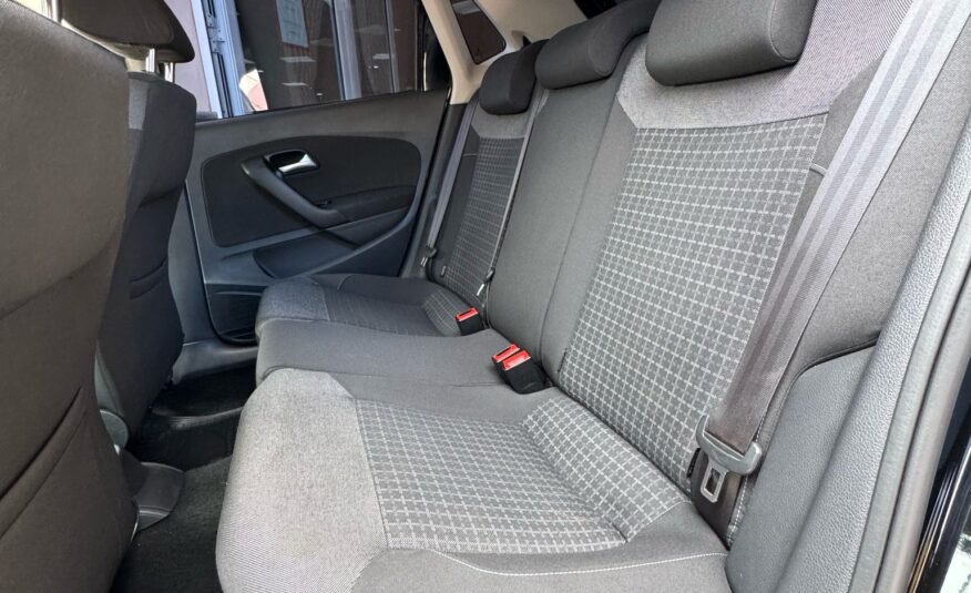 VOLKSWAGEN Polo 1.2