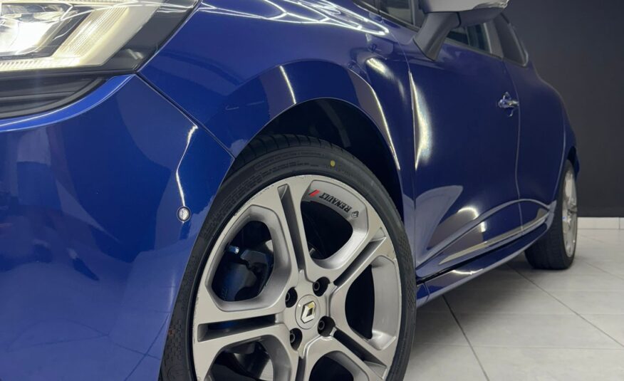 Renault Clio 900