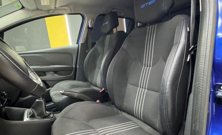 Renault Clio 900
